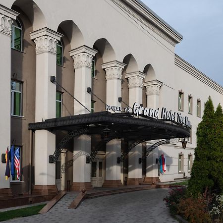 Grand Tien Shan Hotel Алма Ата Екстериор снимка