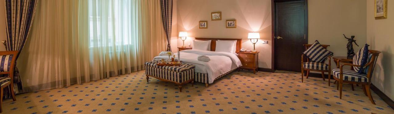 Grand Tien Shan Hotel Алма Ата Екстериор снимка