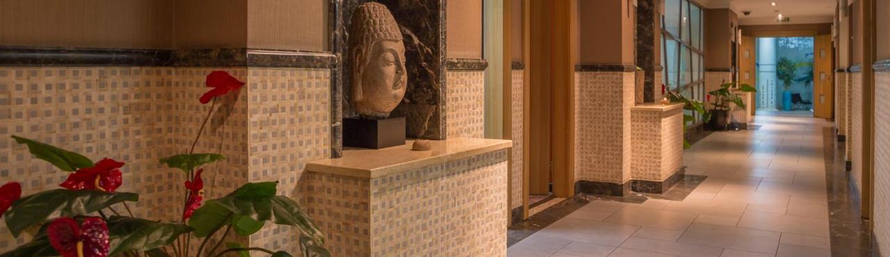 Grand Tien Shan Hotel Алма Ата Екстериор снимка