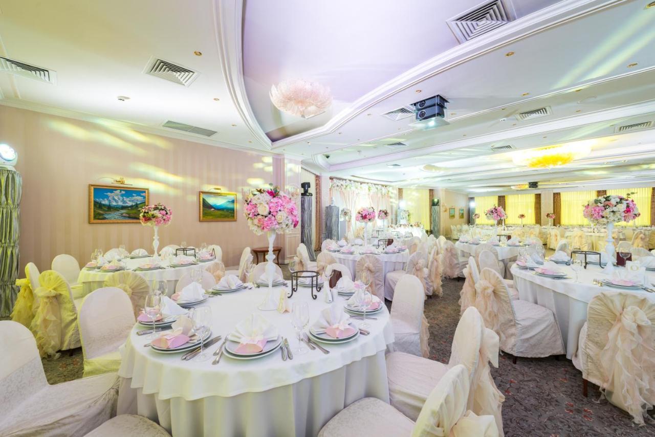 Grand Tien Shan Hotel Алма Ата Екстериор снимка