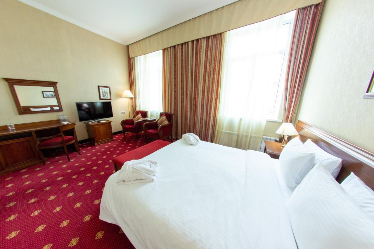 Grand Tien Shan Hotel Алма Ата Екстериор снимка