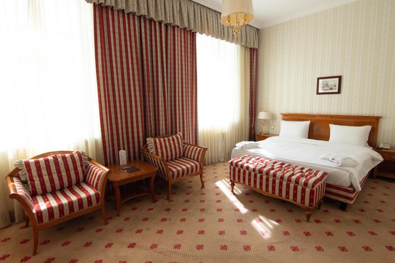 Grand Tien Shan Hotel Алма Ата Екстериор снимка