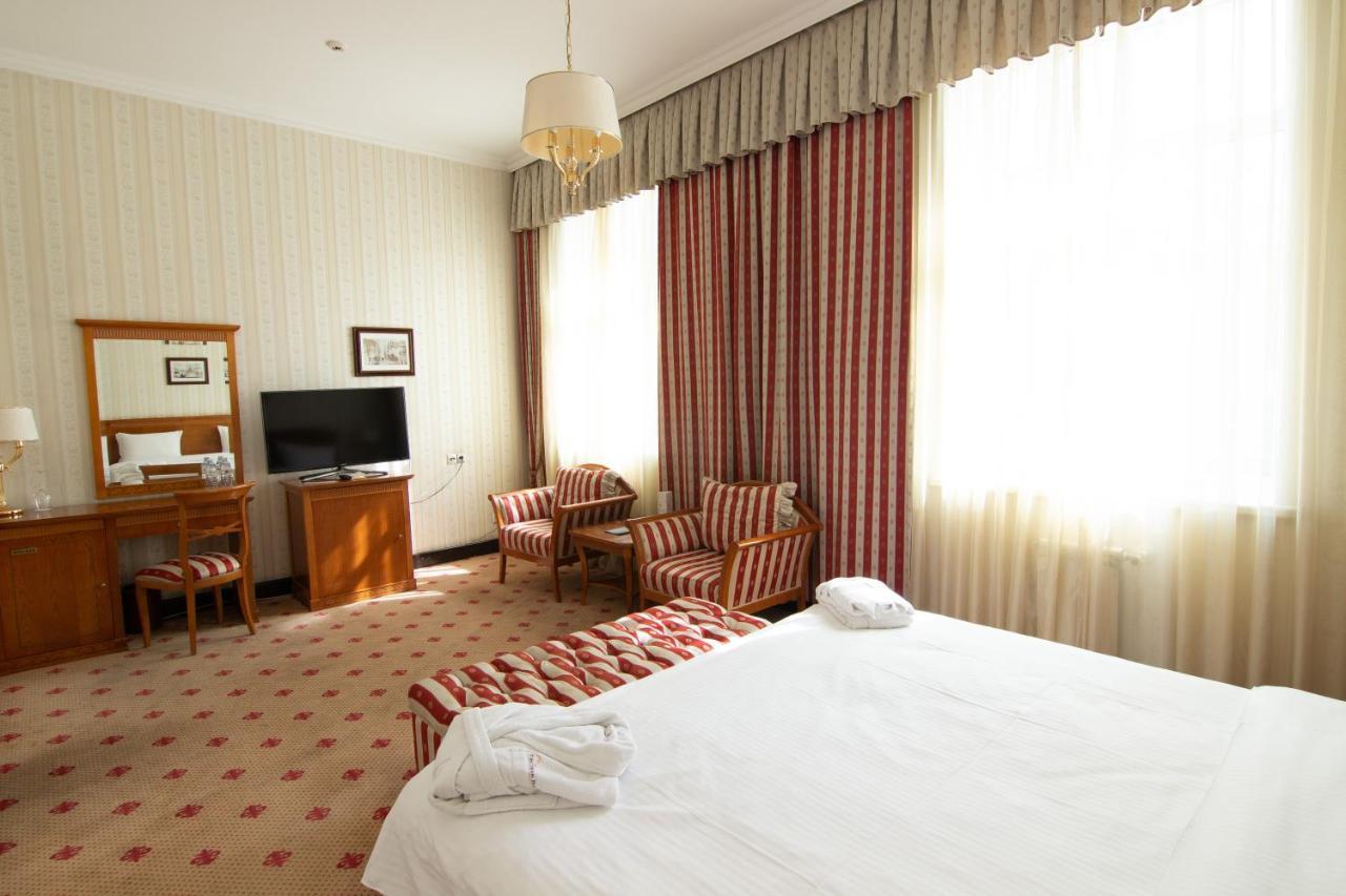 Grand Tien Shan Hotel Алма Ата Екстериор снимка