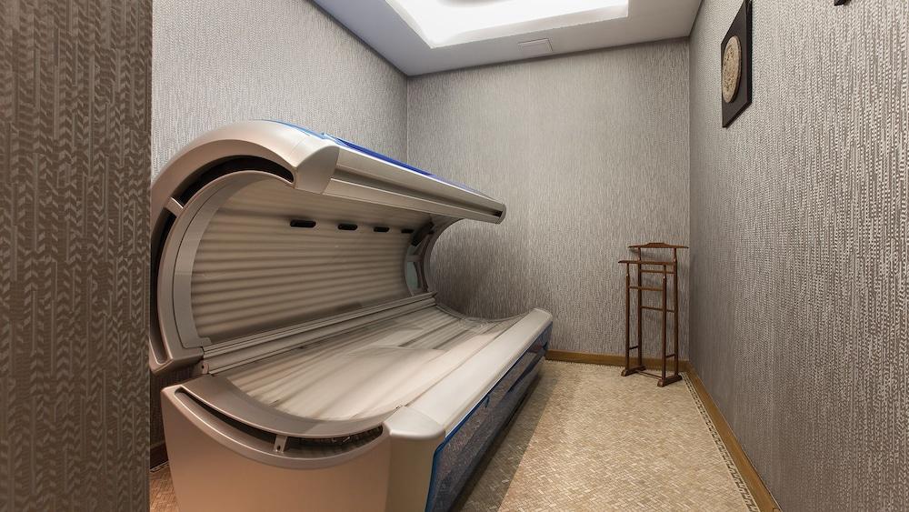Grand Tien Shan Hotel Алма Ата Екстериор снимка