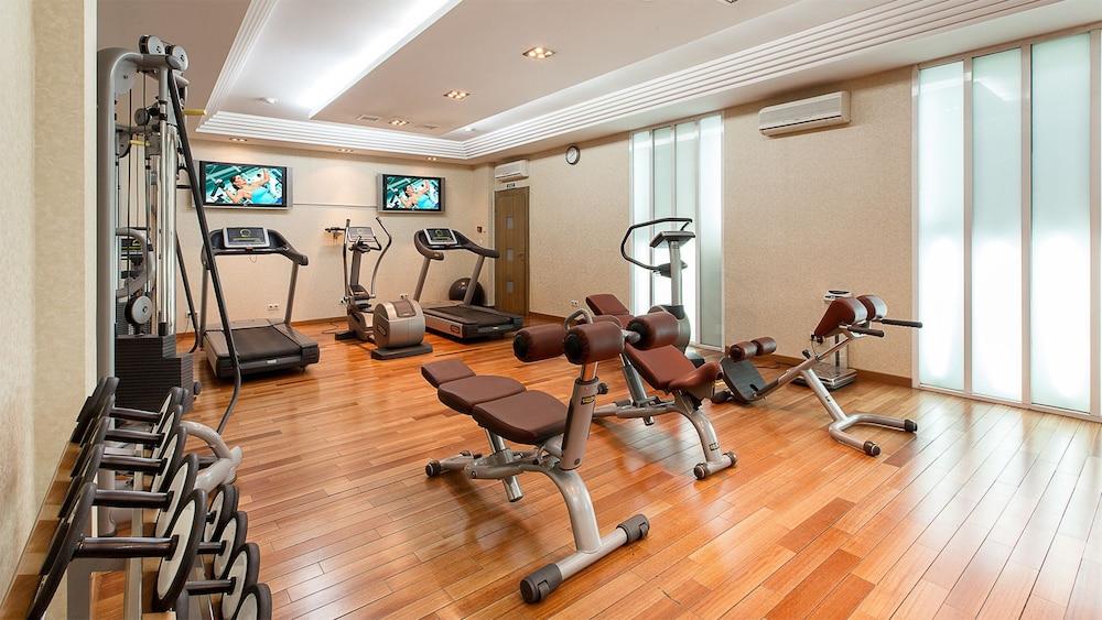 Grand Tien Shan Hotel Алма Ата Екстериор снимка