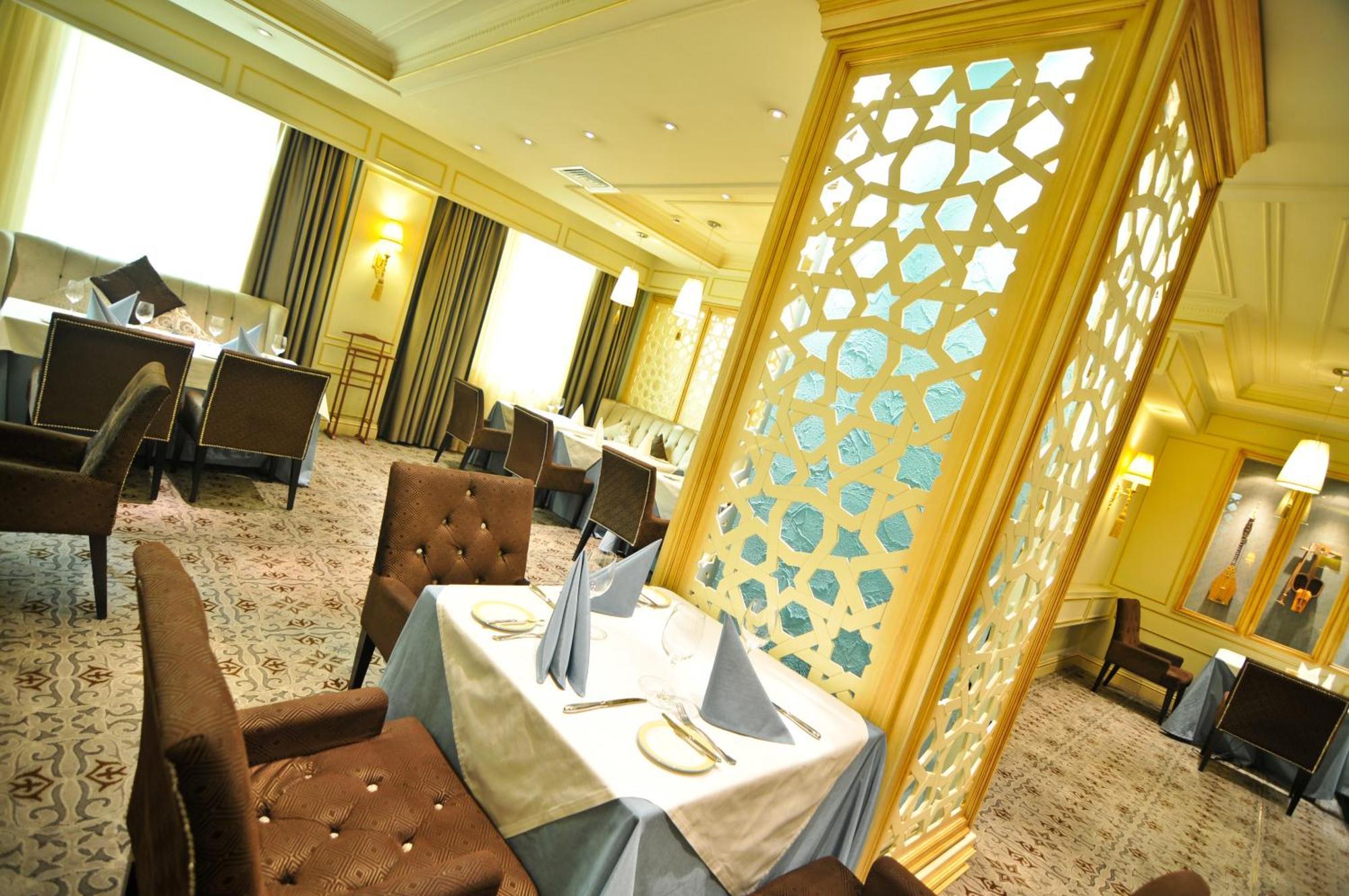 Grand Tien Shan Hotel Алма Ата Екстериор снимка