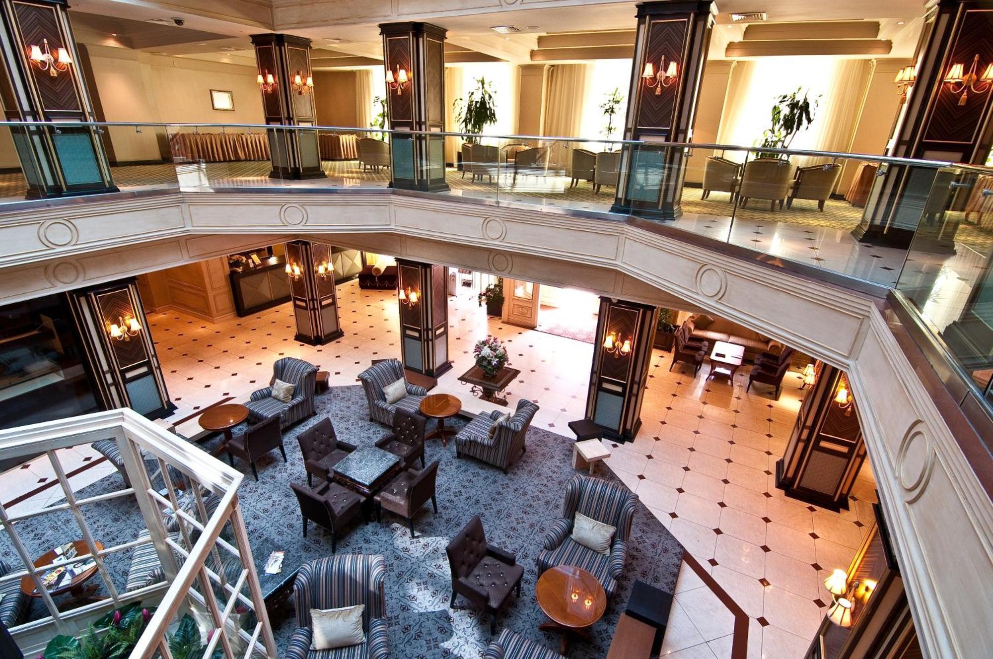 Grand Tien Shan Hotel Алма Ата Ресторант снимка