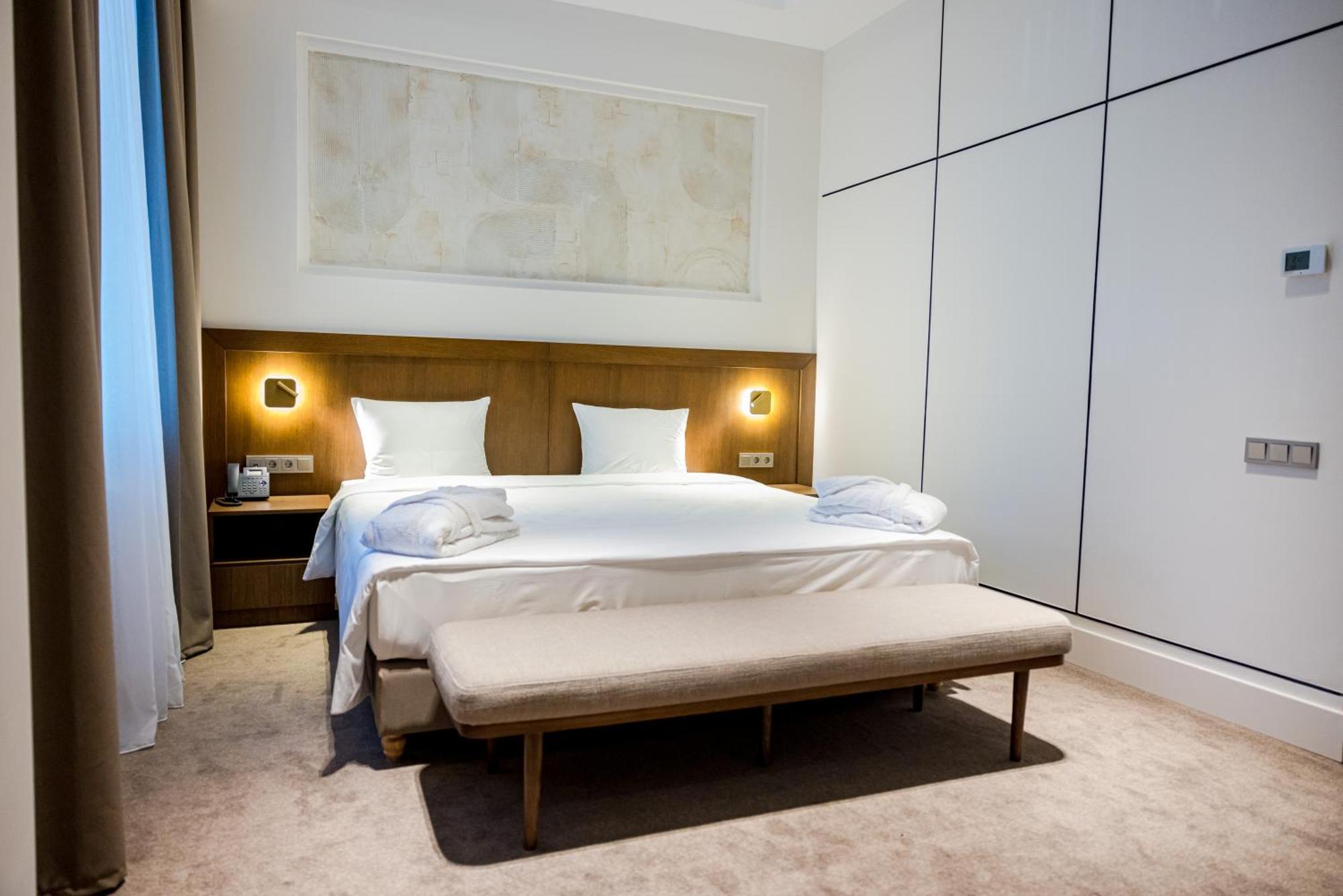Grand Tien Shan Hotel Алма Ата Екстериор снимка