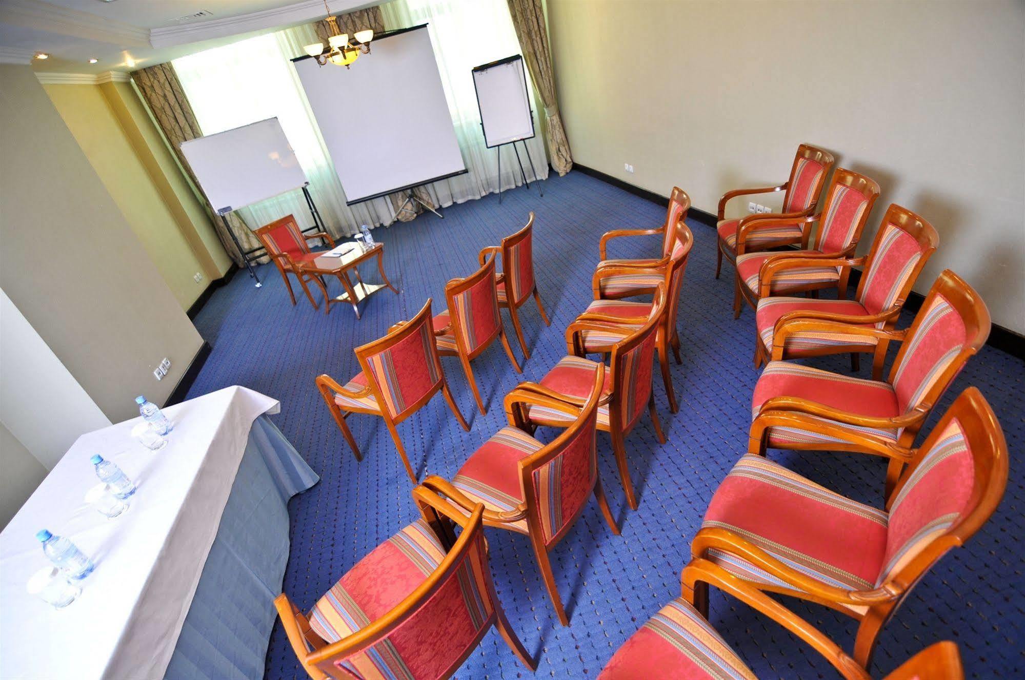 Grand Tien Shan Hotel Алма Ата Бизнес снимка